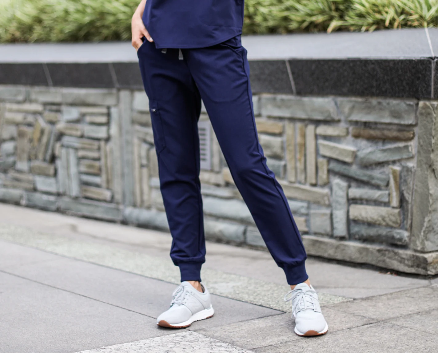 11744-women-s-royal-blue-zamoratm-petite-jogger-scrub-pants-6.webp Women's Royal Blue Zamora™ - Petite Jogger Scrub Pants