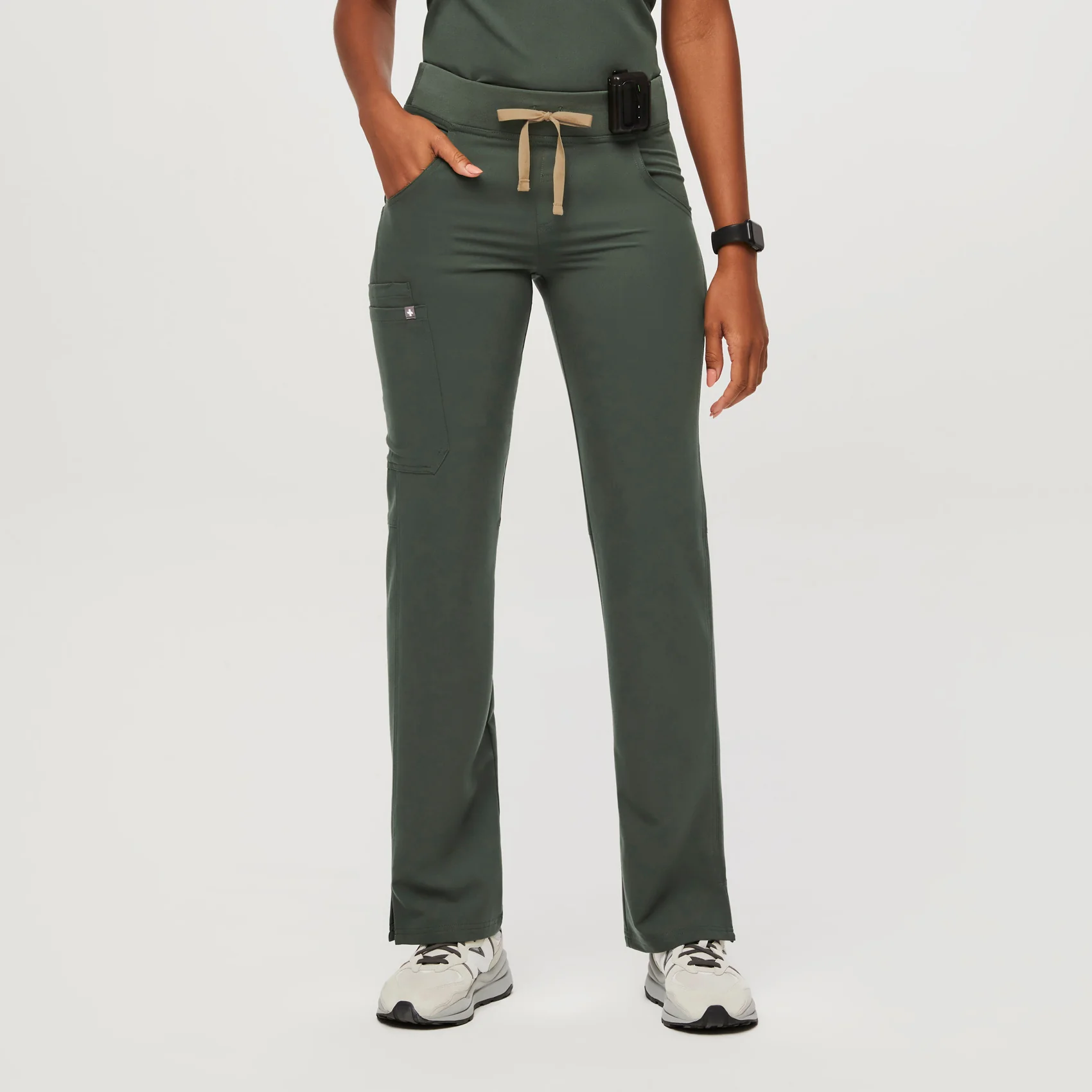 women's Moss Kade - Petite Cargo Scrub Pant™