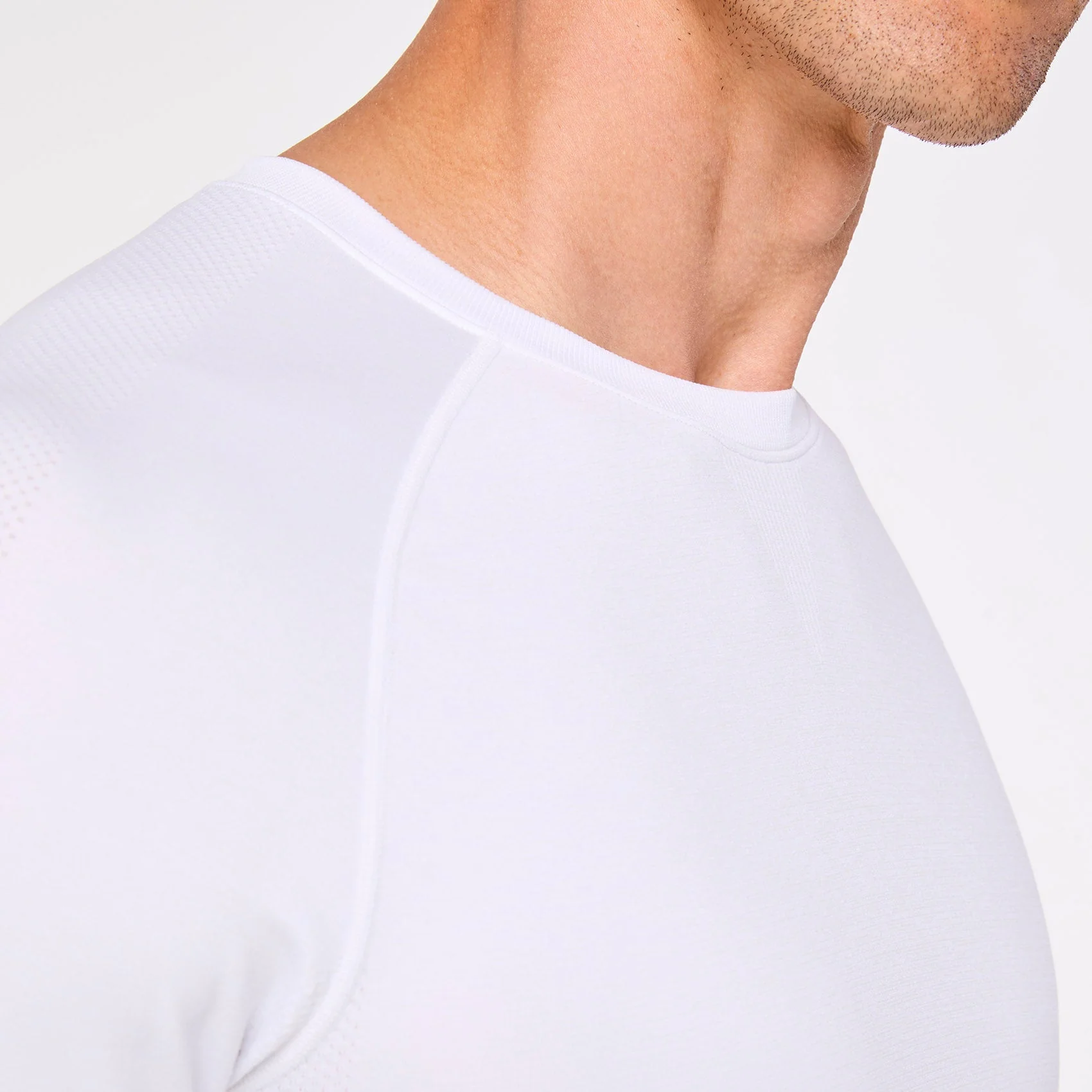 men's White Makato Seamless - Shortsleeve Underscrub