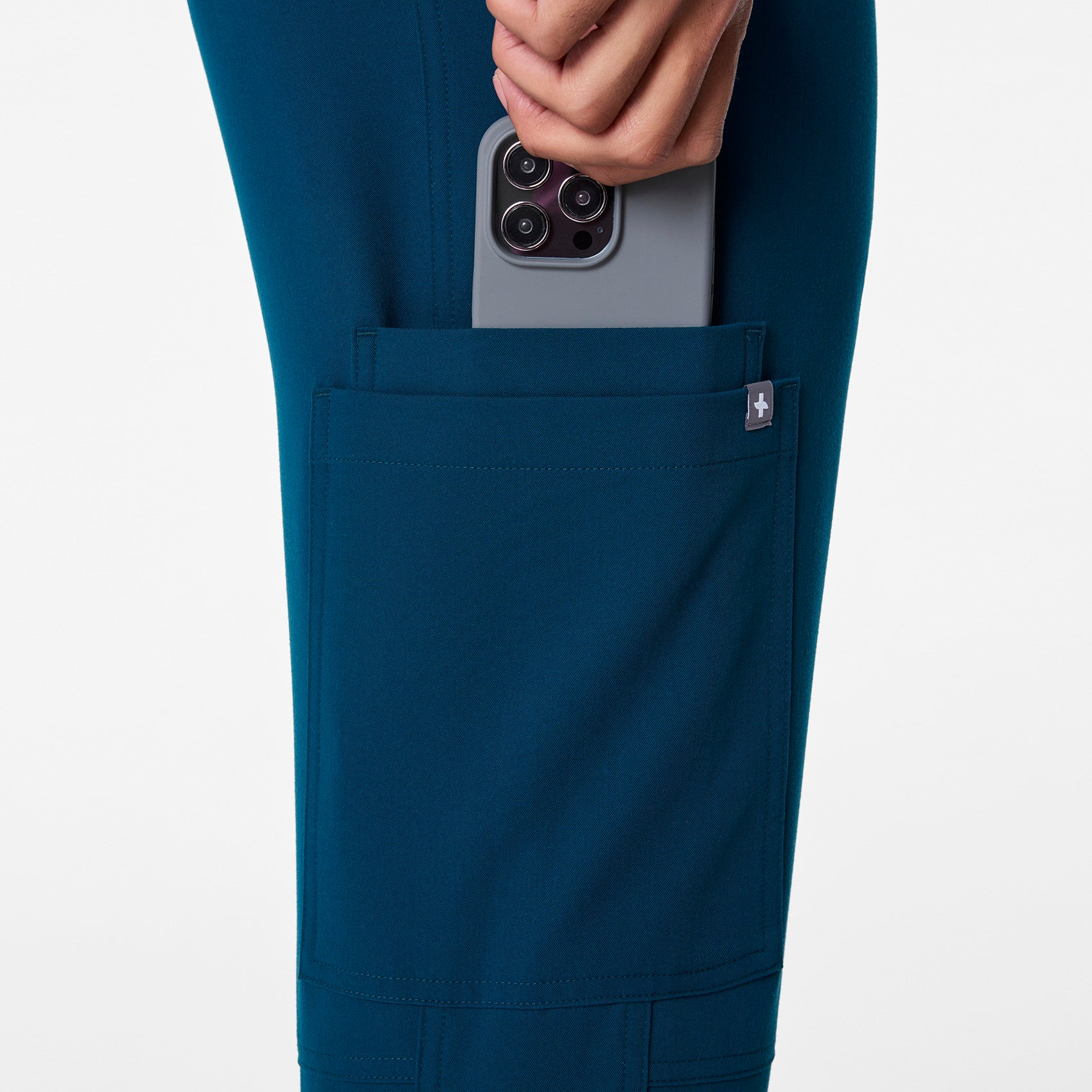 men's Deep Reef Axim - Short Cargo Scrub Pant™