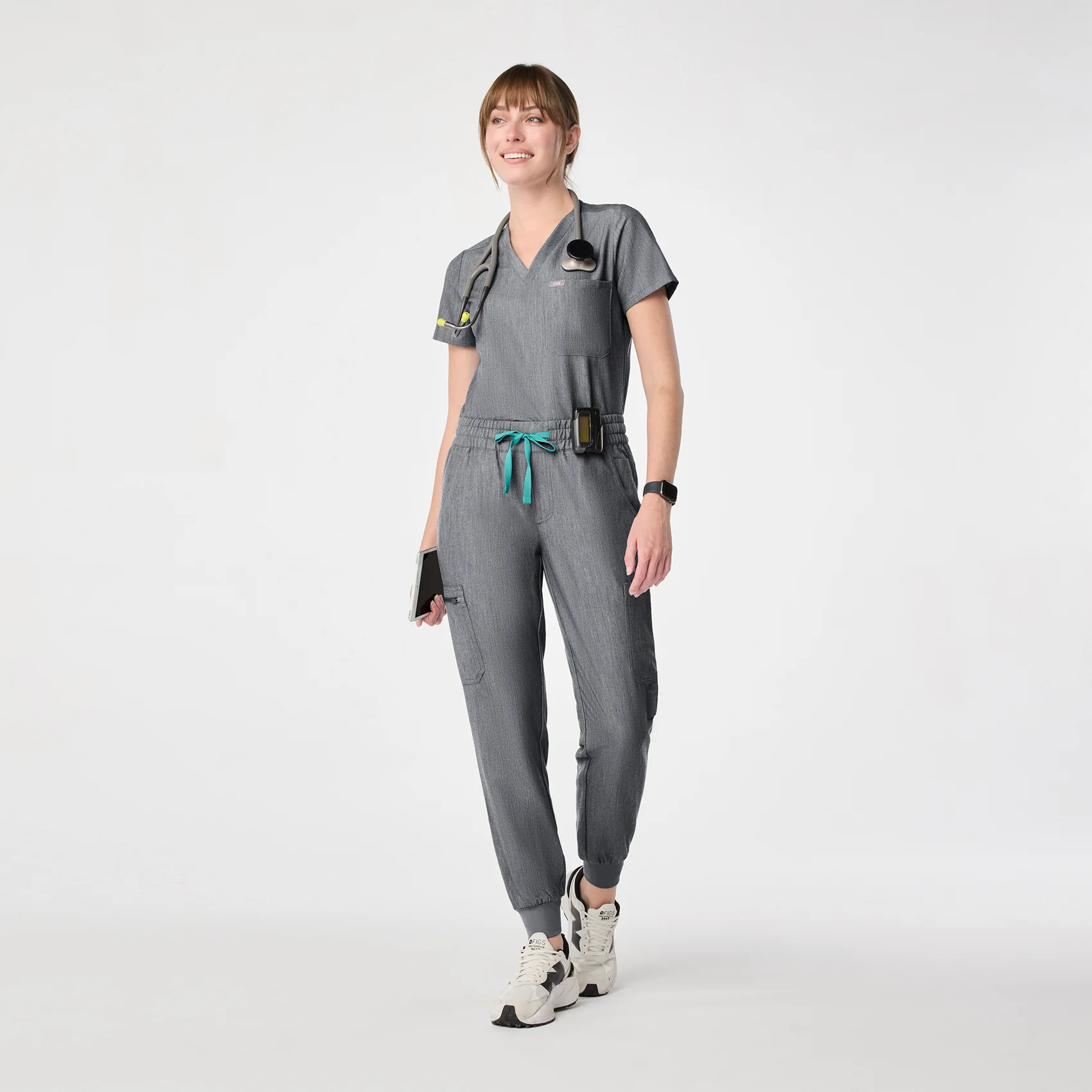 15863-women-s-graphite-uman-relaxed-petite-jogger-scrub-pant-2.webp women's Graphite Uman Relaxed - Petite Jogger Scrub Pant