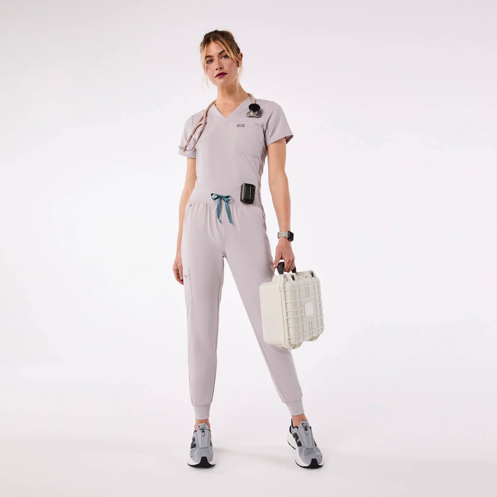 16318-women-s-slate-high-waisted-zamora-petite-jogger-scrub-panttm-2.webp women's Slate High Waisted Zamora - Petite Jogger Scrub Pant™