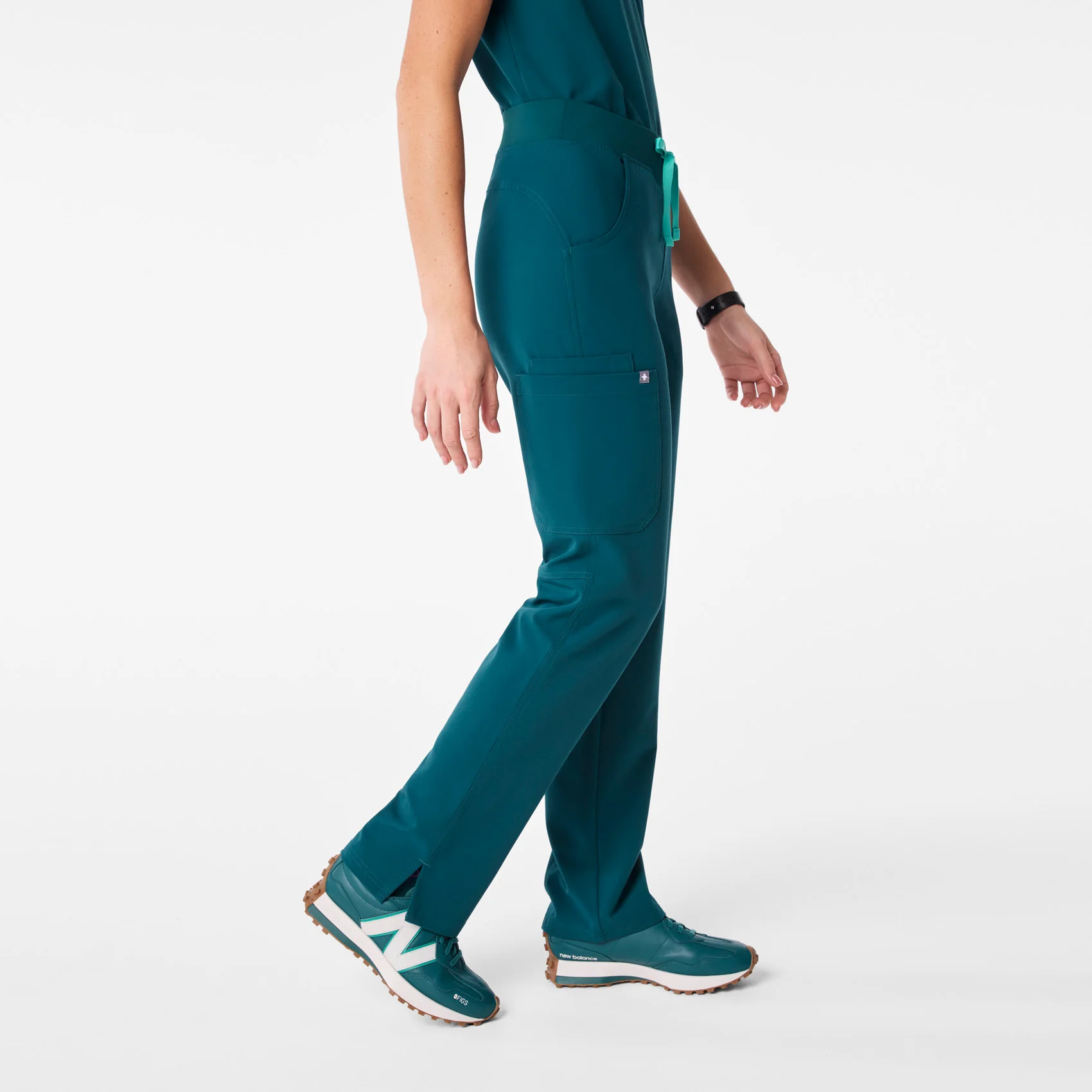 17859-women-s-caribbean-blue-kade-petite-cargo-scrub-panttm-3.webp women's Caribbean Blue Kade - Petite Cargo Scrub Pant™