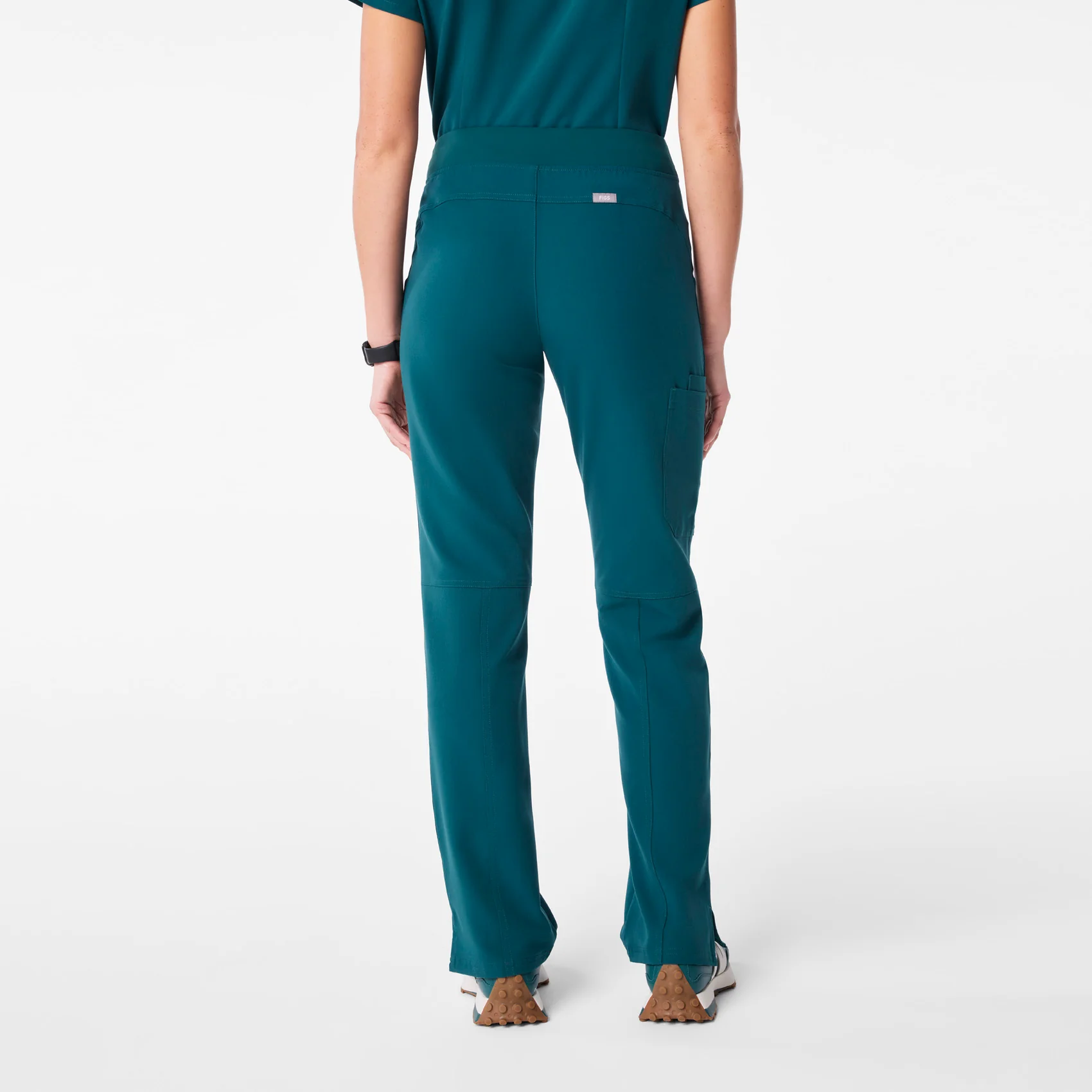17859-women-s-caribbean-blue-kade-petite-cargo-scrub-panttm-4.webp women's Caribbean Blue Kade - Petite Cargo Scrub Pant™