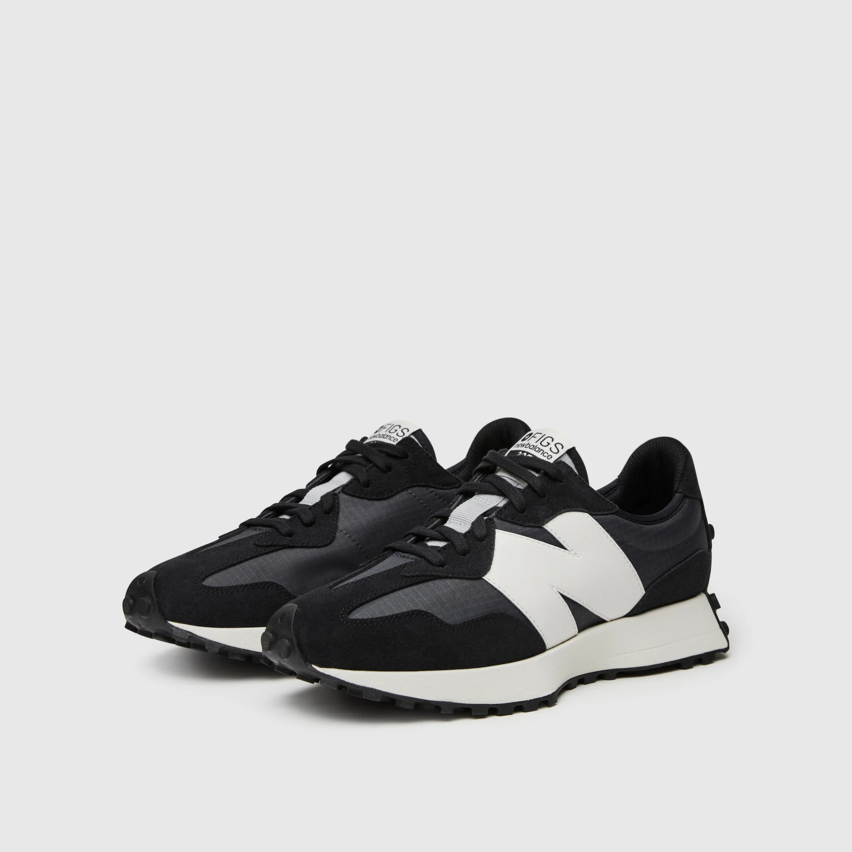 unisex Black FIGS | New Balance 327