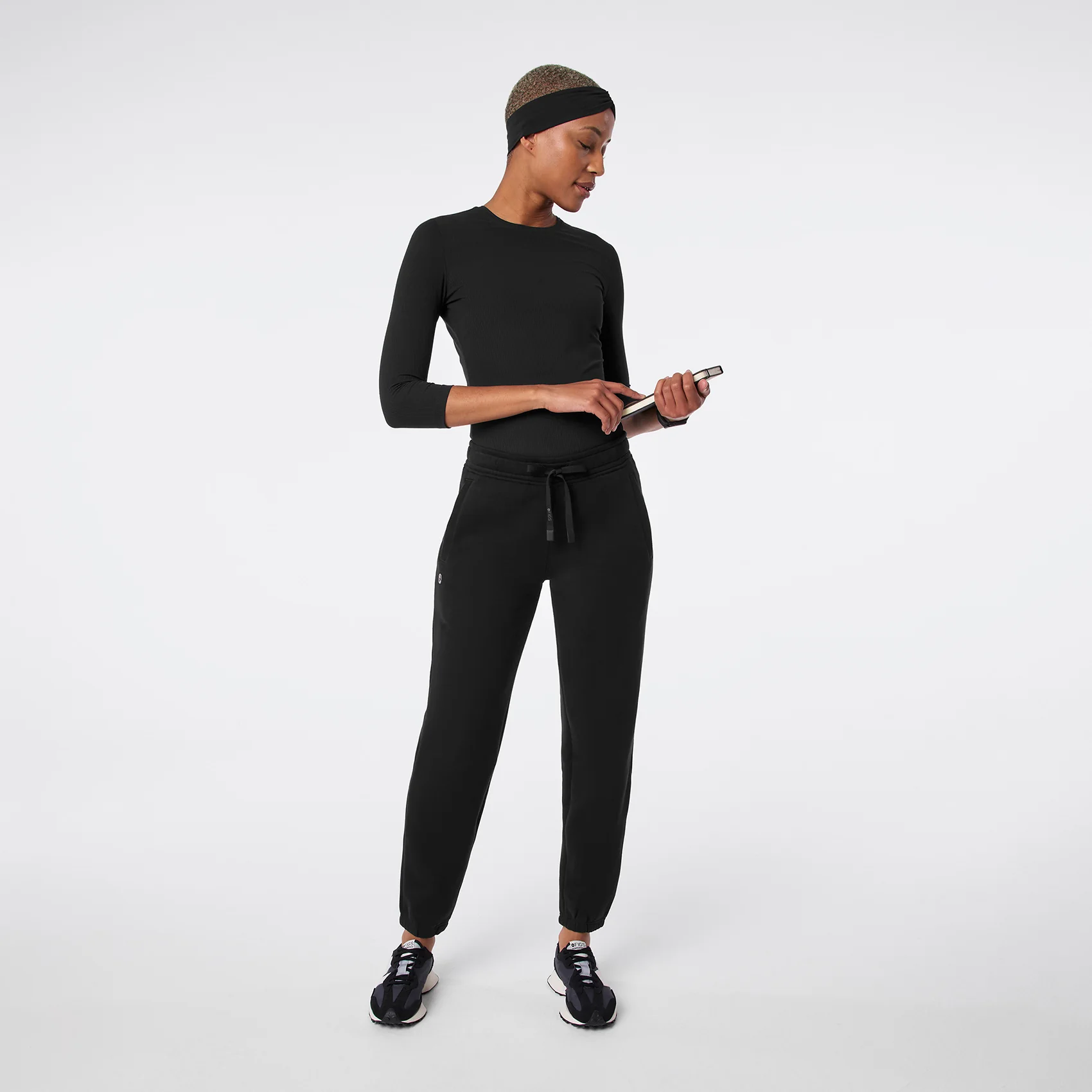 24529-women-s-black-off-shift-relaxed-jogger-sweatpanttm-2.webp women's Black Off-Shift Relaxed - Jogger Sweatpant™