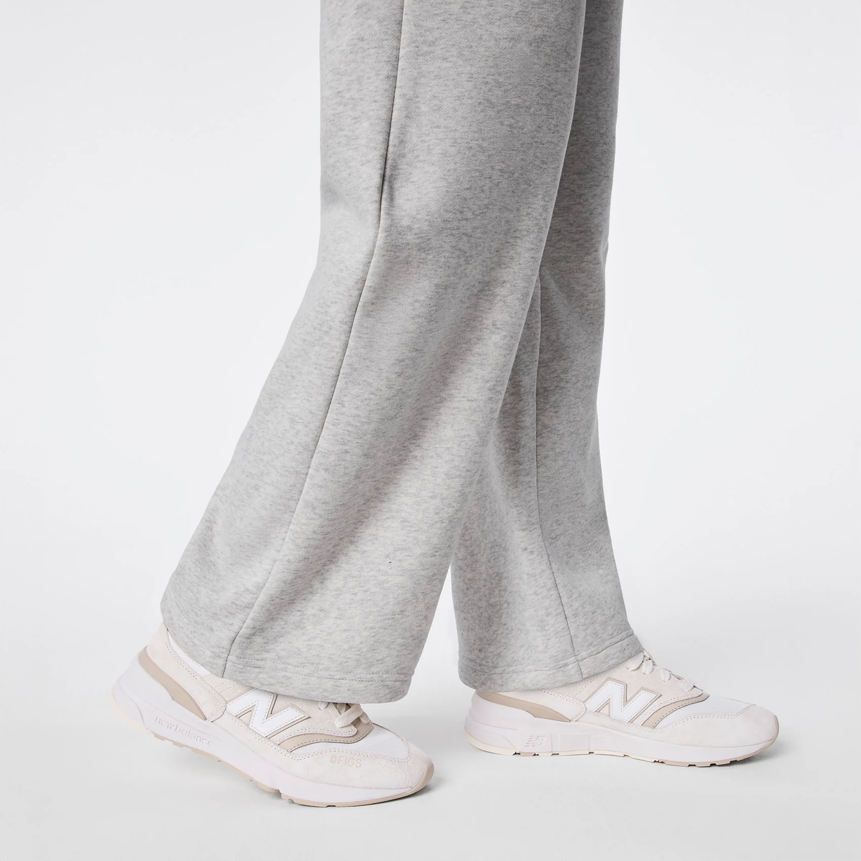 24612-women-s-heather-grey-off-shift-wide-leg-sweatpanttm-8.webp women's Heather Grey Off-Shift Wide Leg - Sweatpant™