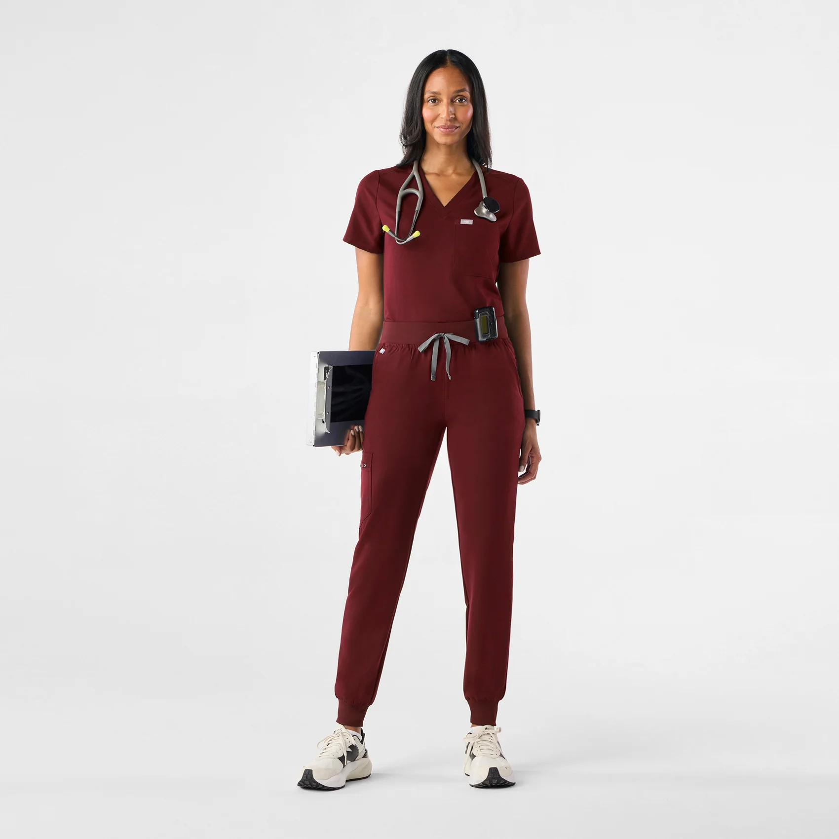 3063-women-s-burgundy-zamoratm-petite-jogger-scrub-pants-2.webp Women's Burgundy Zamora™ - Petite Jogger Scrub Pants