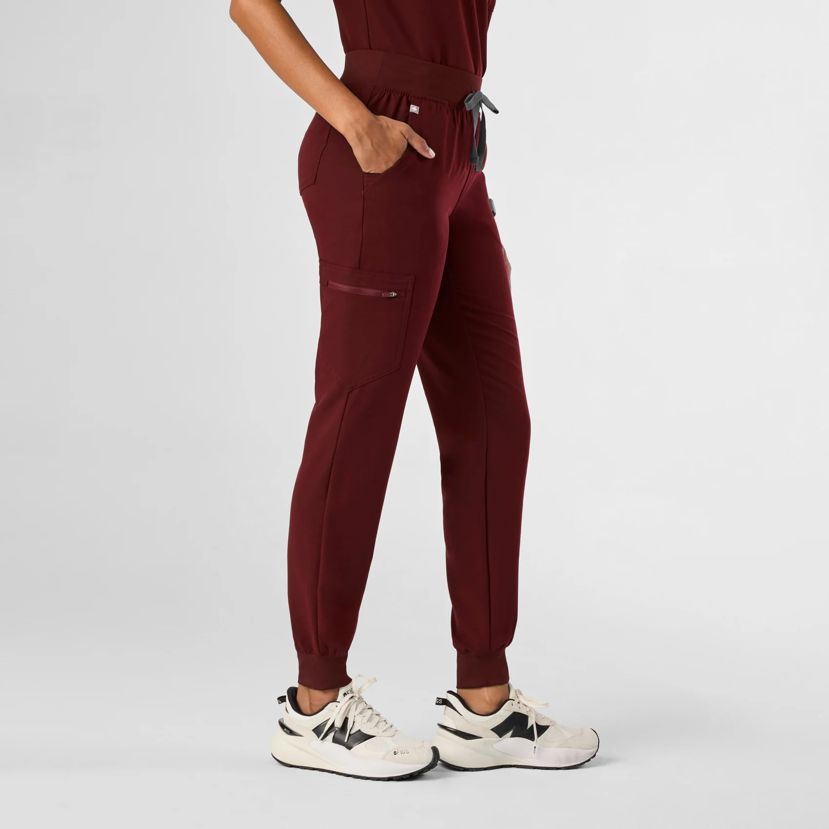 3063-women-s-burgundy-zamoratm-petite-jogger-scrub-pants-3.webp Women's Burgundy Zamora™ - Petite Jogger Scrub Pants