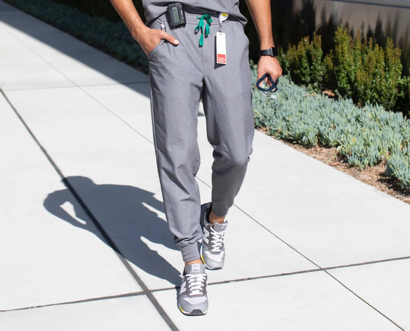 3107-men-s-black-tansentm-short-jogger-scrub-pants-7.webp Men's Black Tansen™ - Short Jogger Scrub Pants