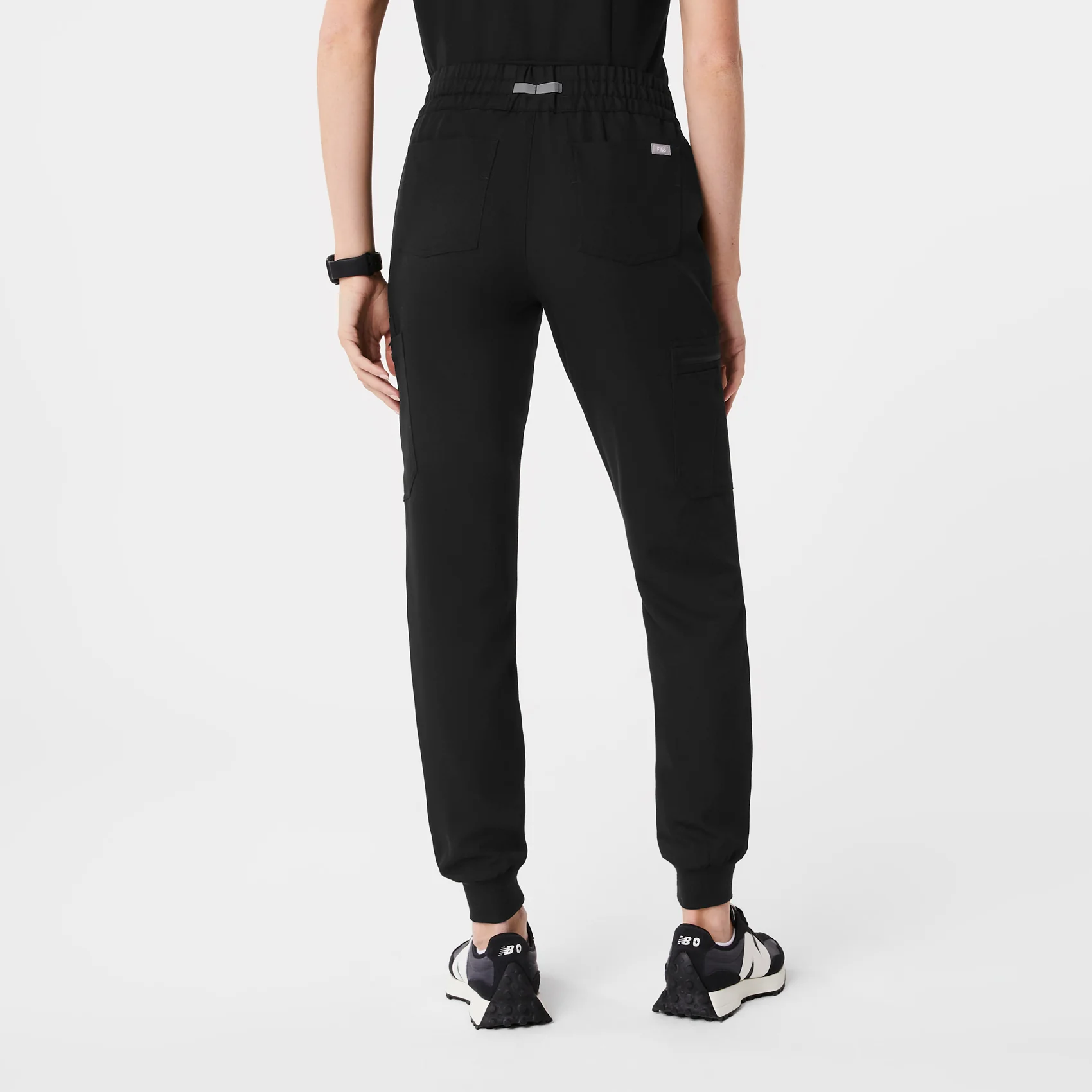 women's Black Uman Relaxed - Petite Jogger Scrub Pants