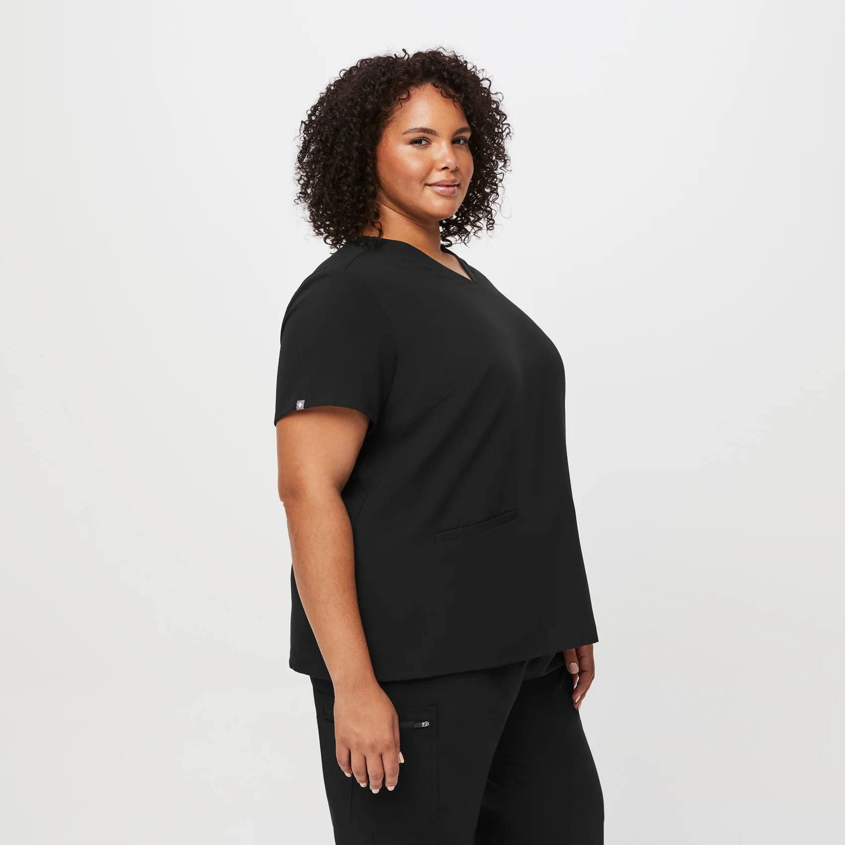 452-women-s-black-casmatm-three-pocket-scrub-top-3xl-6xl-3.webp women's Black Casma™- Three-Pocket Scrub Top (3XL - 6XL)
