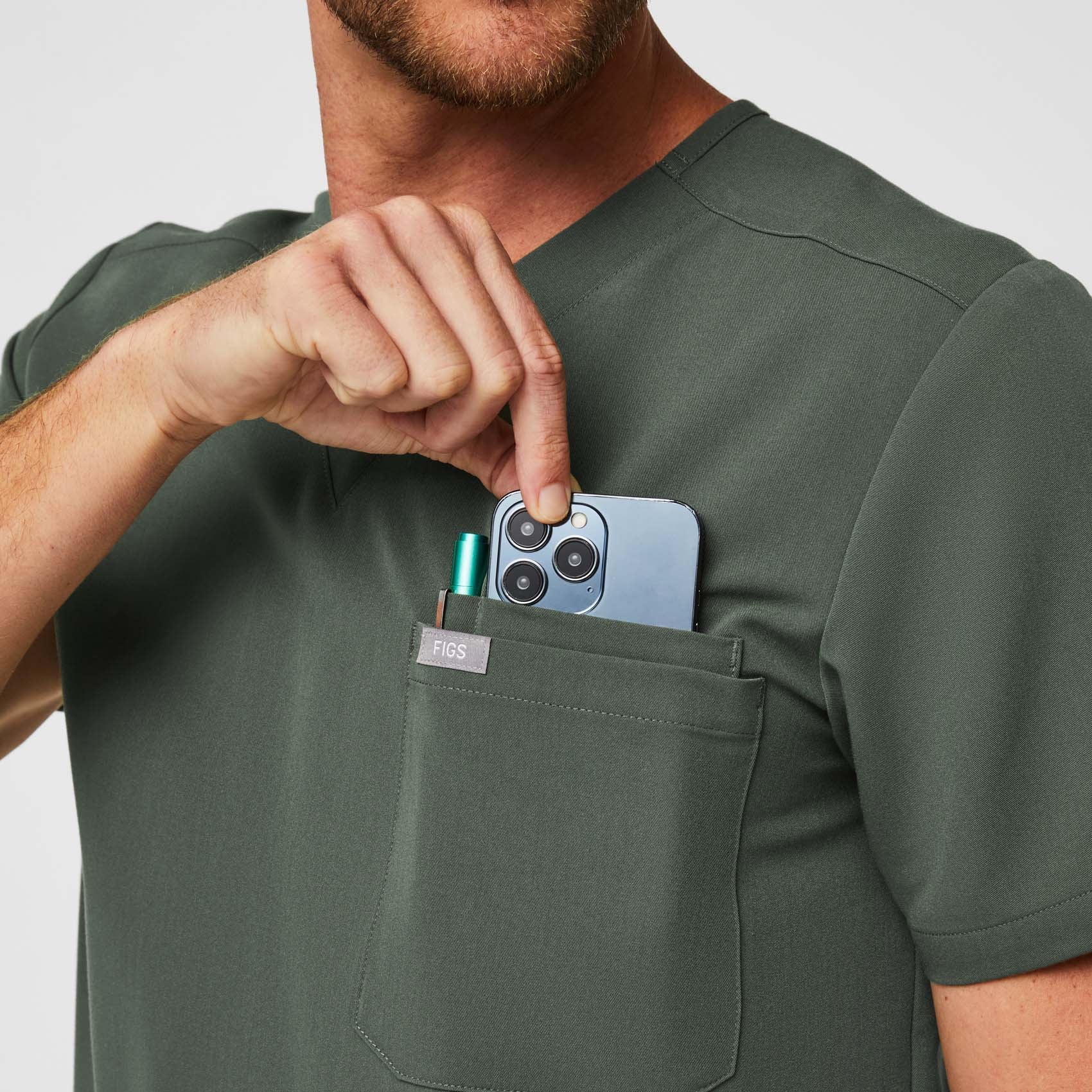 6827-men-s-moss-leontm-three-pocket-scrub-top-5.jpg Men's Moss Leon™ - Three-Pocket Scrub Top