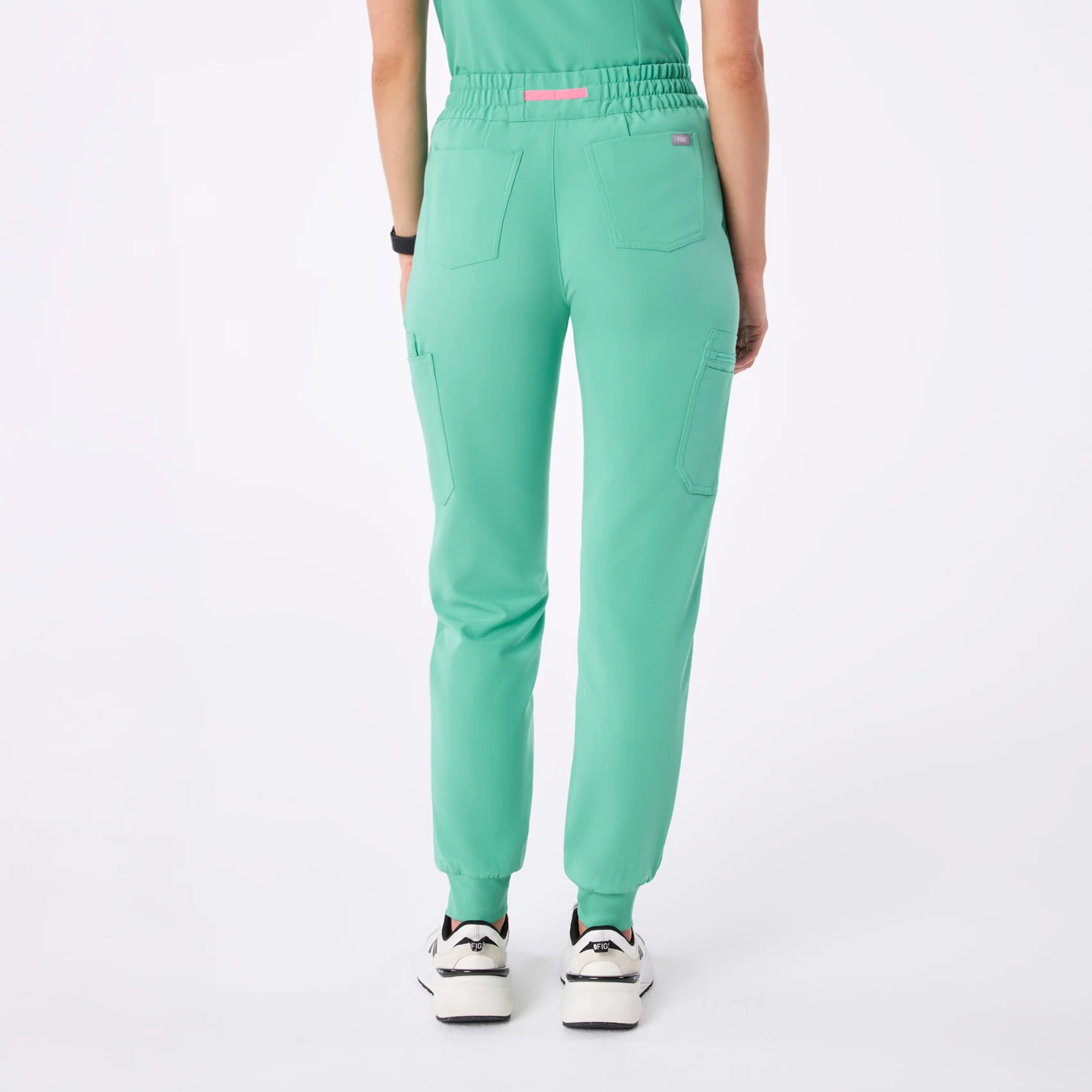 8735-women-s-surgical-green-uman-relaxed-jogger-scrub-pant-4.webp women's Surgical Green Uman Relaxed - Jogger Scrub Pant