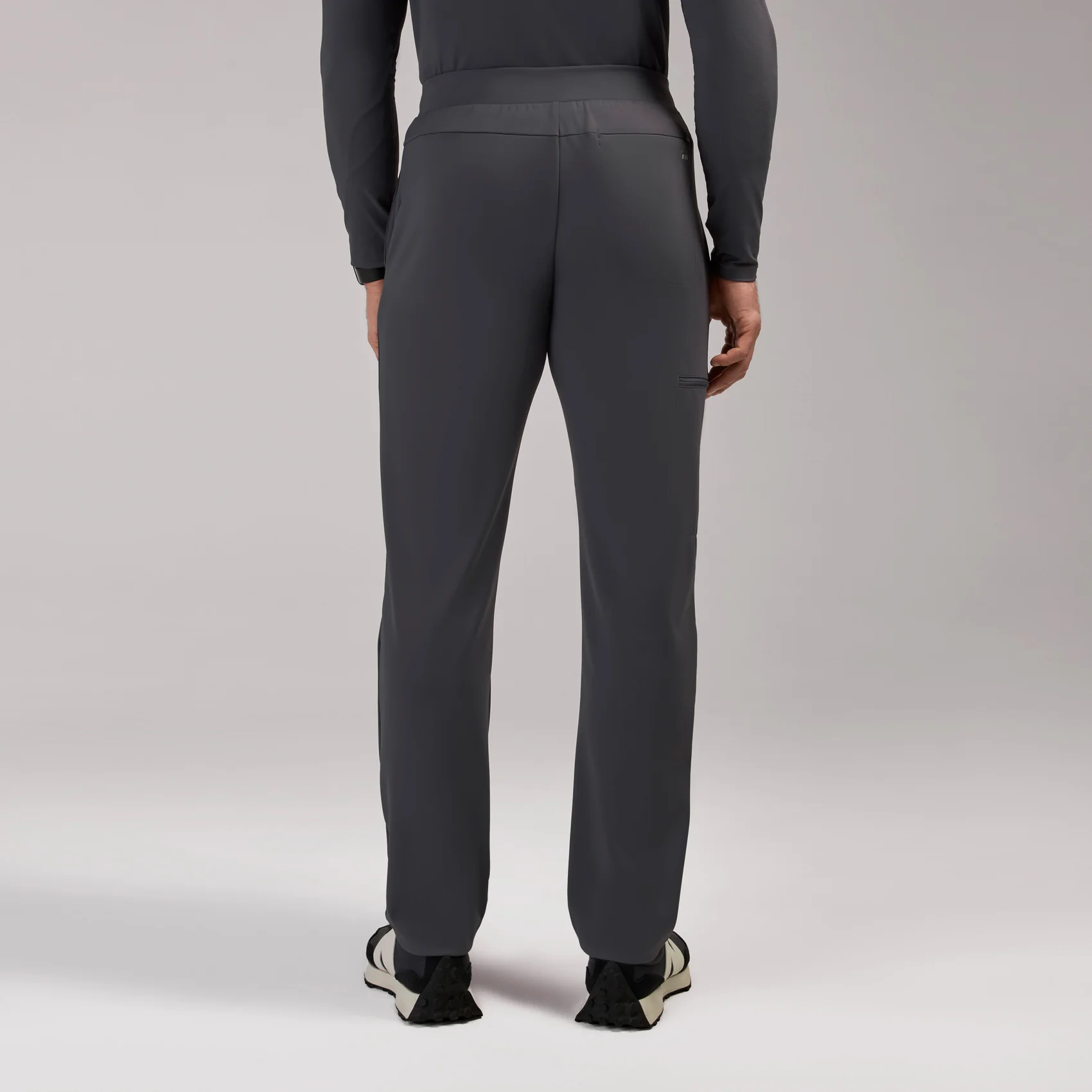 9060-men-s-charcoal-norris-formx-straight-leg-scrub-panttm-5.webp men's Charcoal Norris FORMx Straight Leg - Scrub Pant™