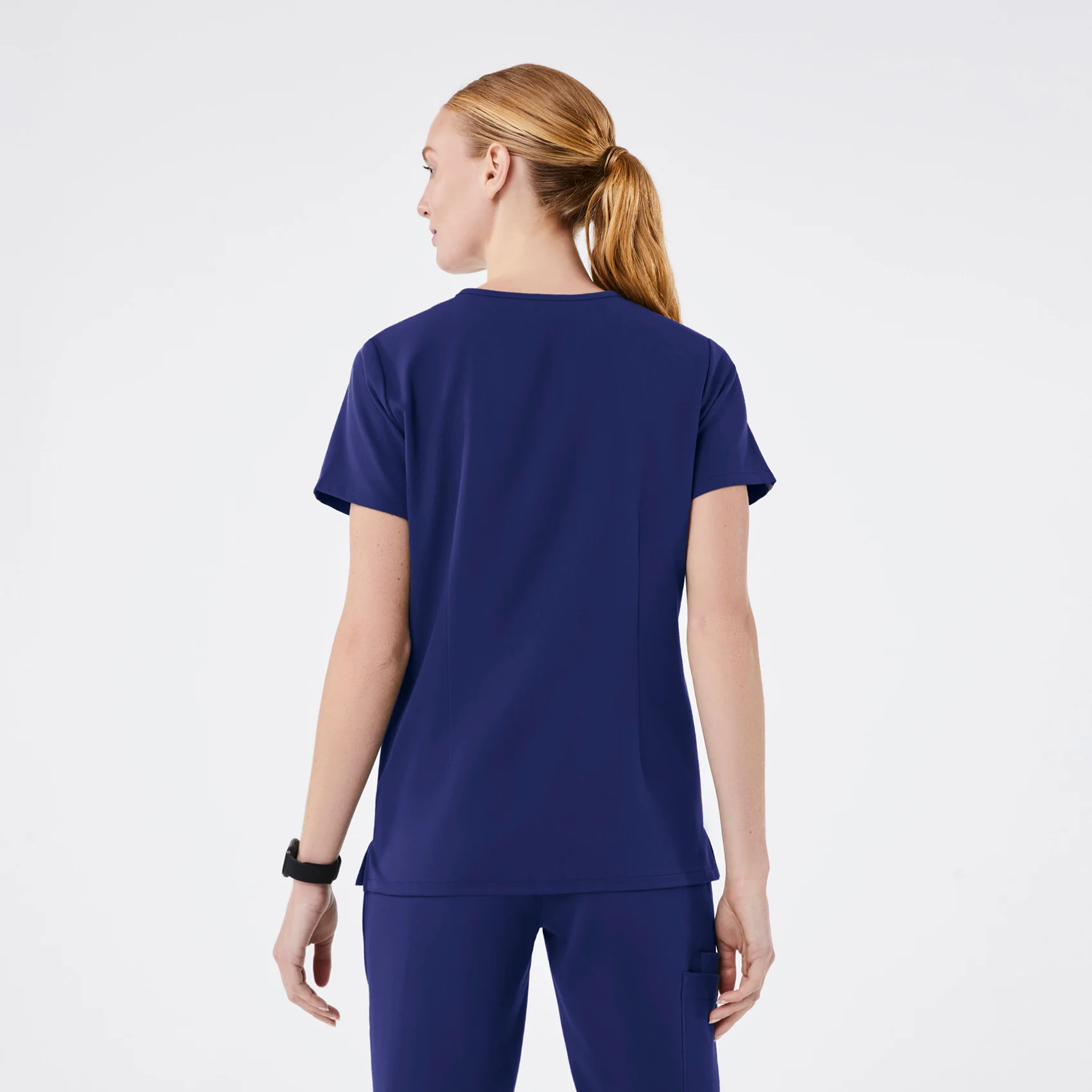 9691-women-s-sapphire-casma-three-pocket-scrub-toptm-4.webp women's Sapphire Casma - Three-Pocket Scrub Top™